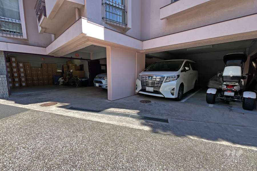 敷地内駐車場（屋内平面式）