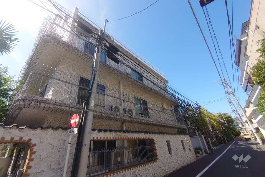 秀和高樹町レジデンスの外観（北東側から）