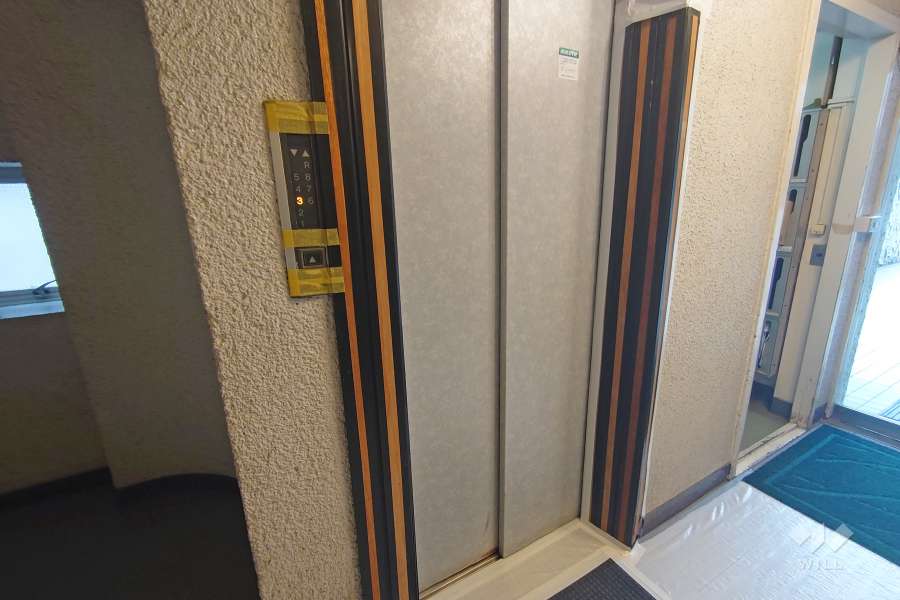 共用のエレベーター