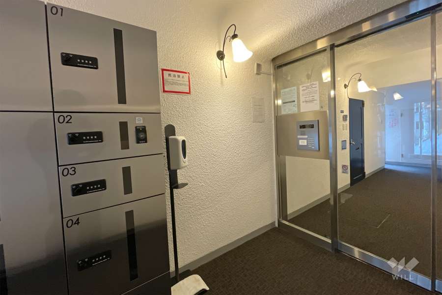 エントランスはオートロック付きです。