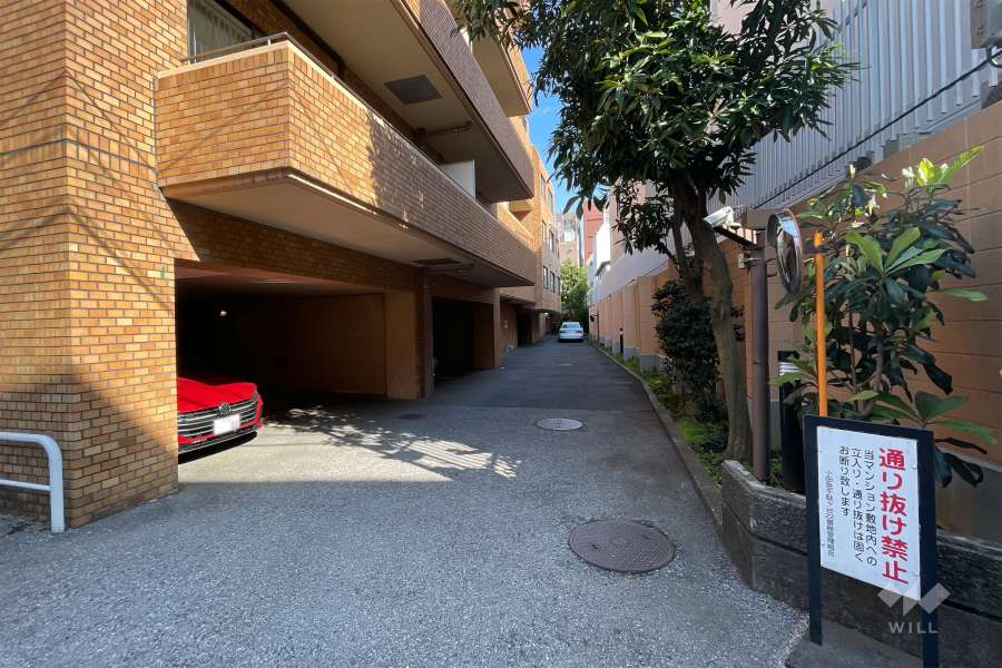 駐車場の出入り口・敷地内駐車場(屋内平面式、屋外平面式)