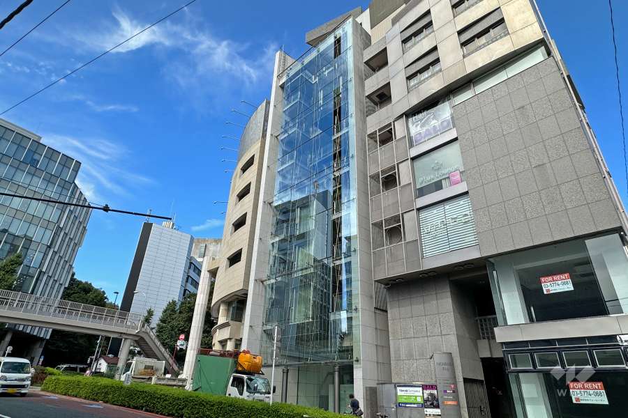 神宮前シティタワーの外観（南東側から）