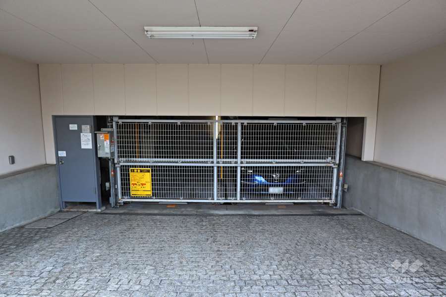 敷地内駐車場（屋内機械式）