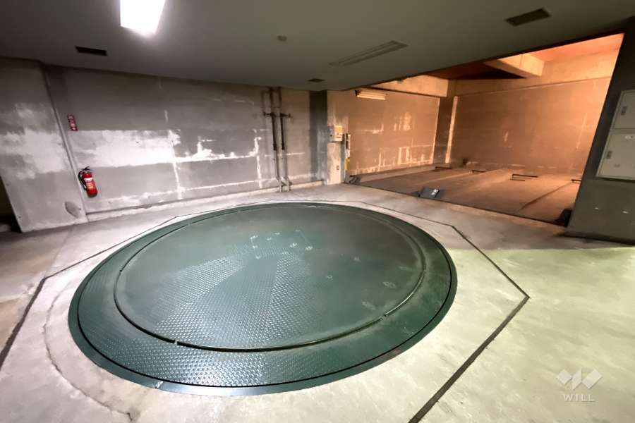 敷地内駐車場（屋内機械式）
