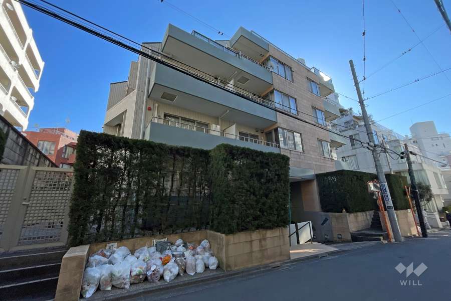 東急ドエルアルス神宮前の外観（北西側から）