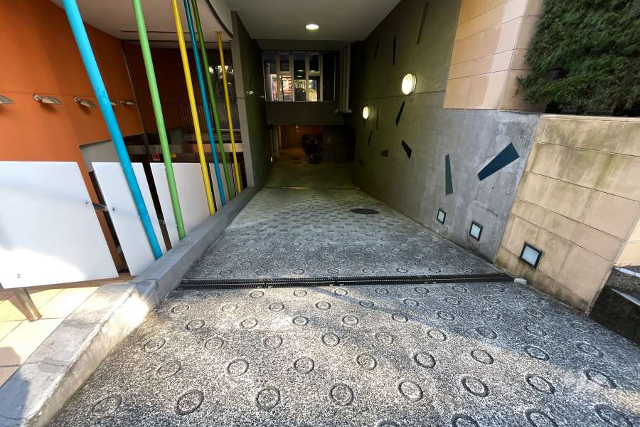 駐車場の出入り口