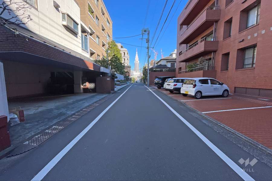 敷地の西側道路