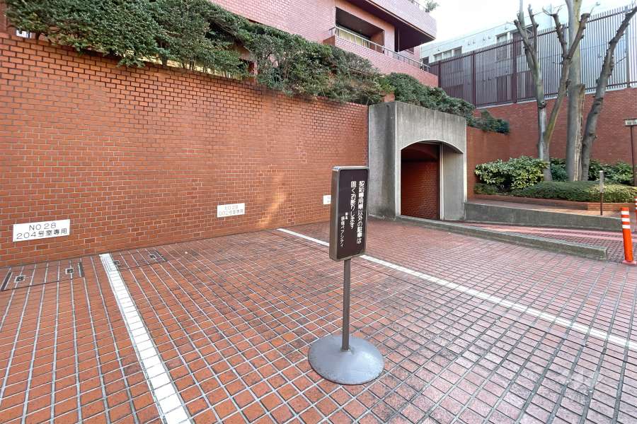 敷地内駐車場（屋外平面式）