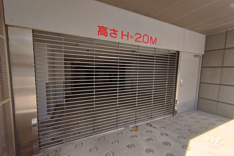 駐車場の出入り口（リングシャッター付き）