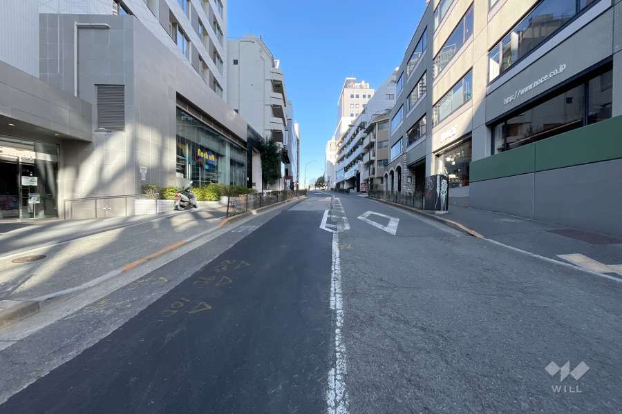 敷地北側の前面道路