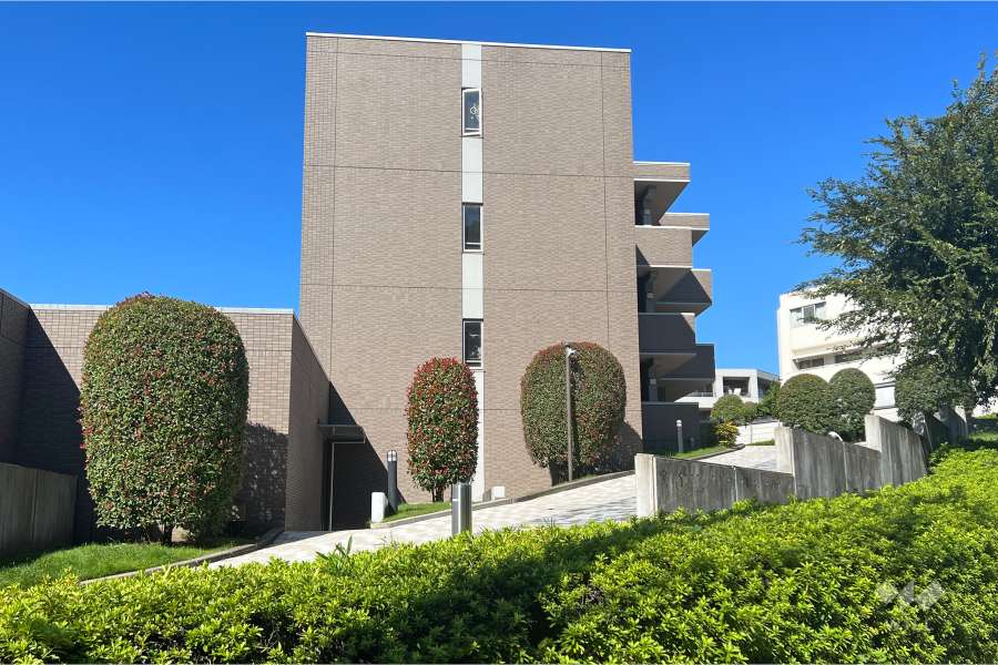 パークグランディ代々木の外観（南東側から）