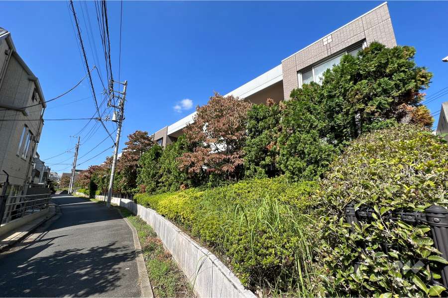 パークグランディ代々木の外観（南東側から）