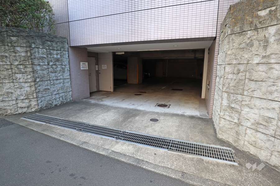 駐車場の出入り口