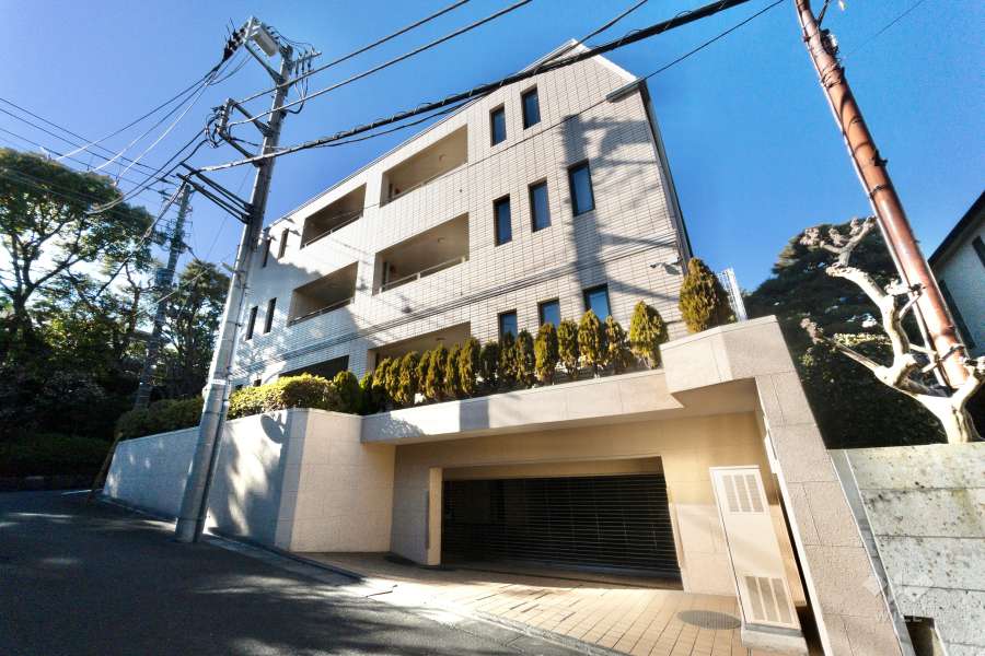 ペアシティ代々木西原アデニウムの外観（南東側から）