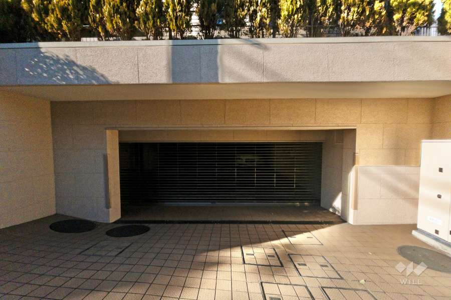 駐車場の出入り口（リングシャッター付き）