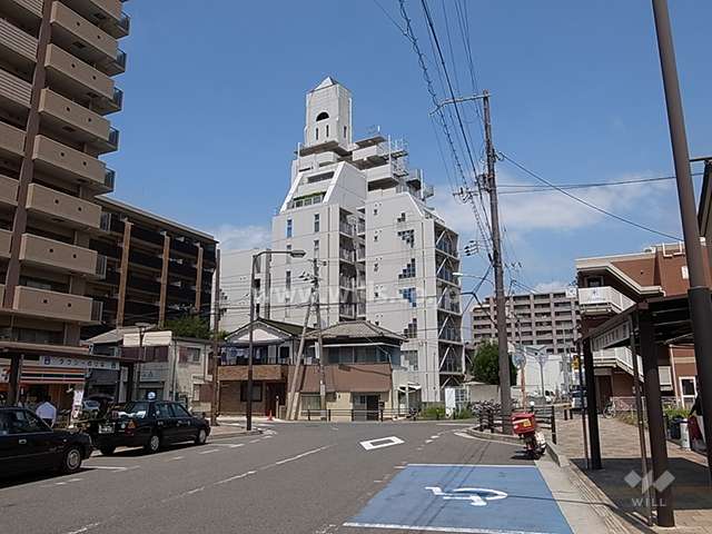 JR塚口駅前のロータリーからの見たキューブ東塚口