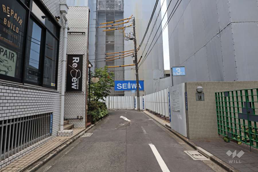 敷地北東側の前面道路