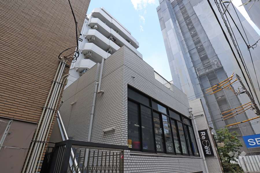 ロイヤルパレス原宿の外観（東側から）