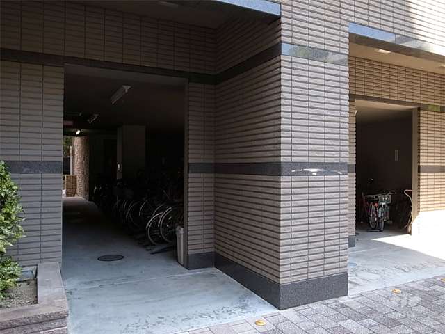 建物1階にある駐輪場