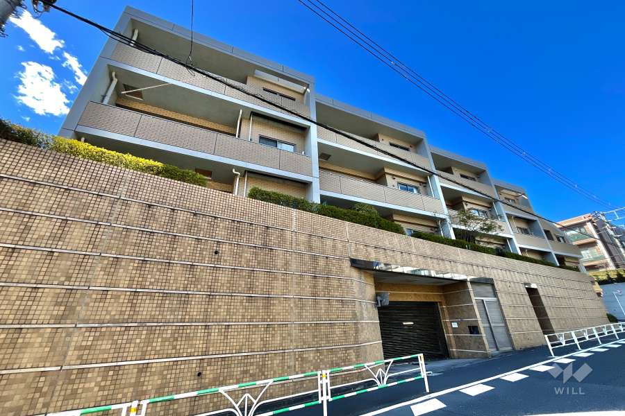 ディアナコート代々木の外観（南東側から）