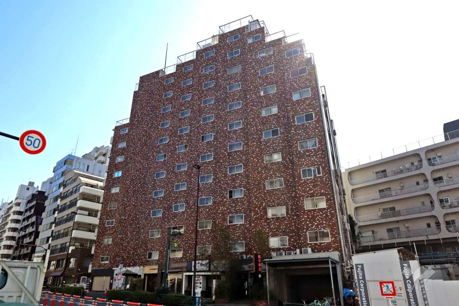 第7宮廷マンションの外観（北東側から）