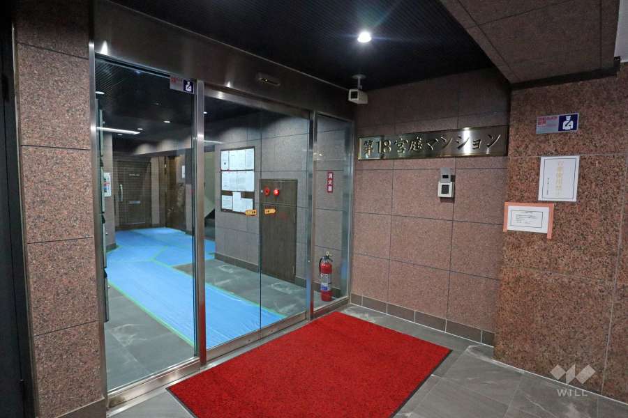 エントランスはオートロック付きです。