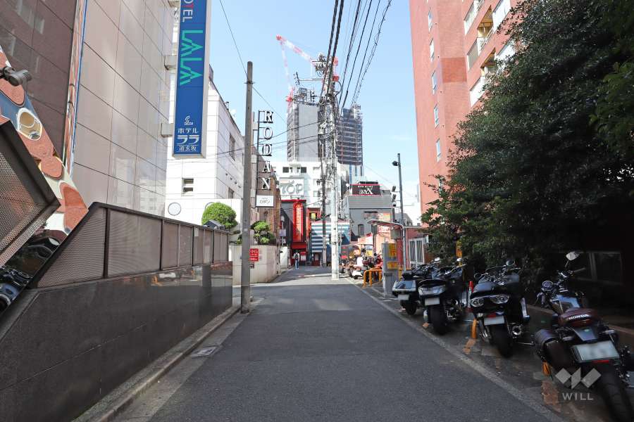 敷地北西側の前面道路