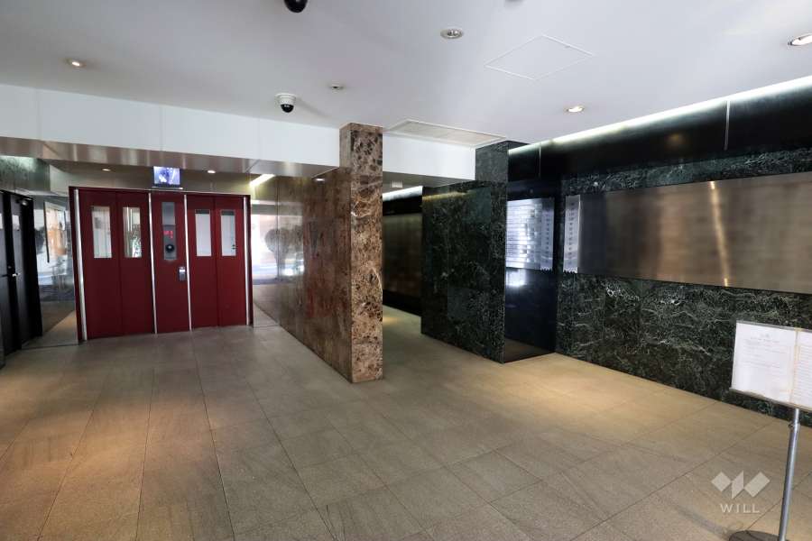 広々としたエントランスホール