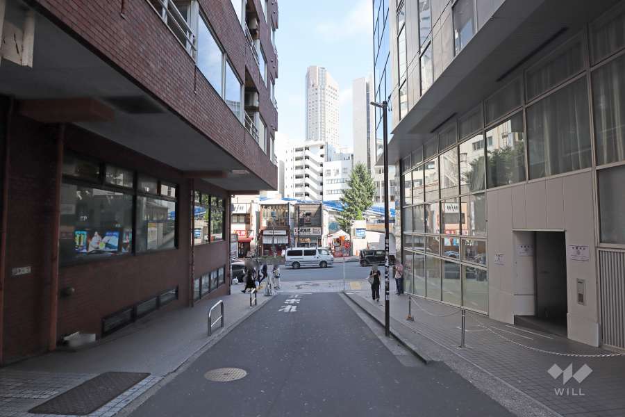 敷地南側の前面道路