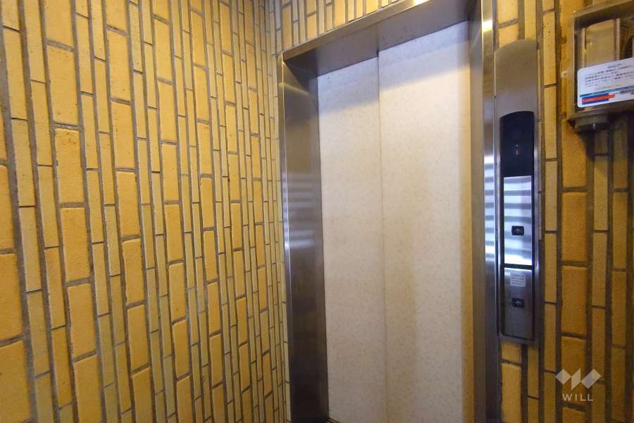 共用のエレベーター
