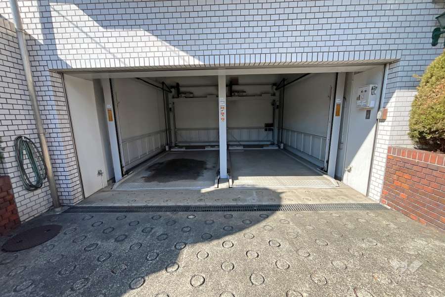 敷地内駐車場（屋内機械式）
