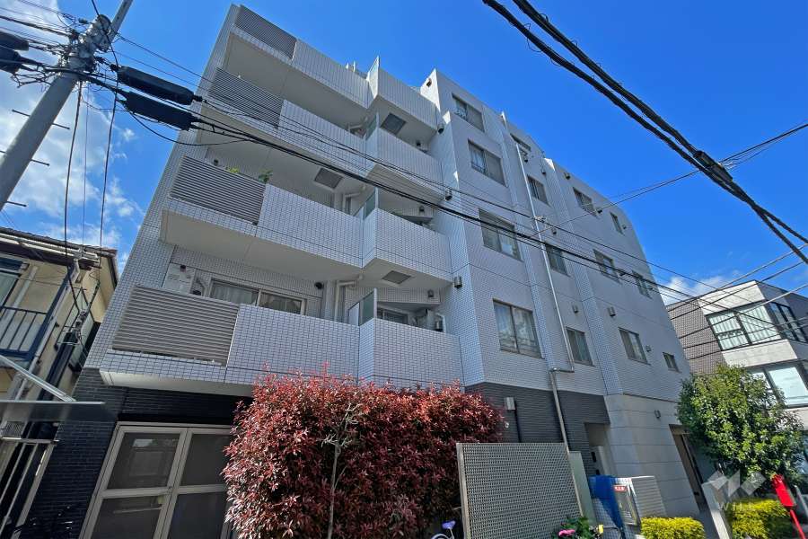 キスト原宿の外観（南側から）