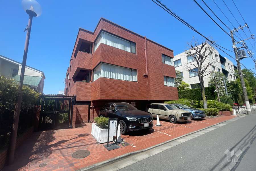 ベルテ代々木の外観（南東側から）