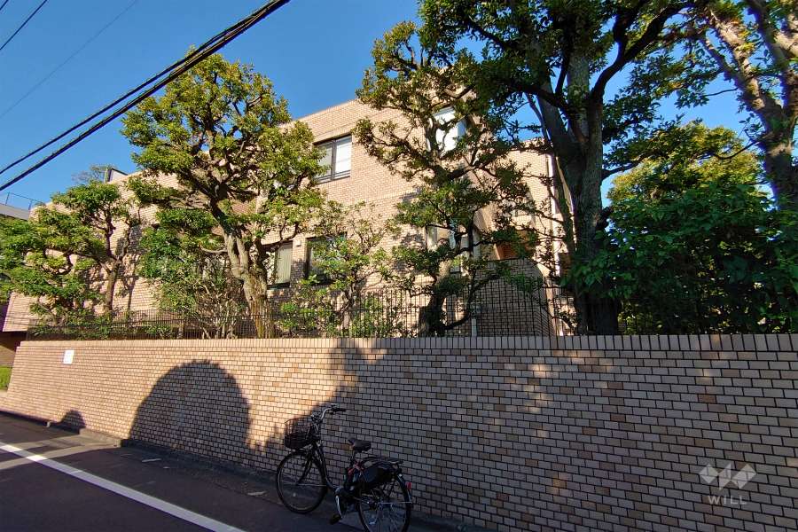 代々木パークマンションの外観（南西側から）　