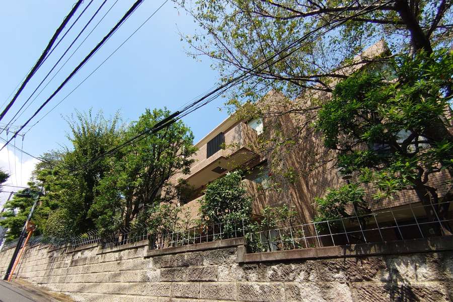 代々木パークマンションの外観(南東側から)　