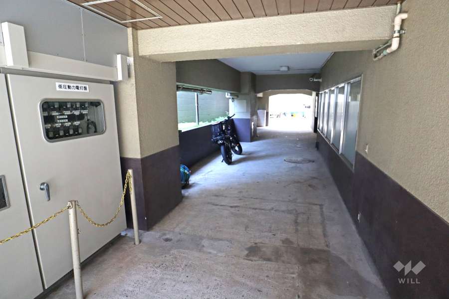 駐輪場とバイク置場