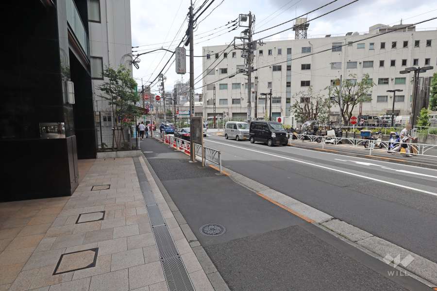 敷地北西側の前面道路