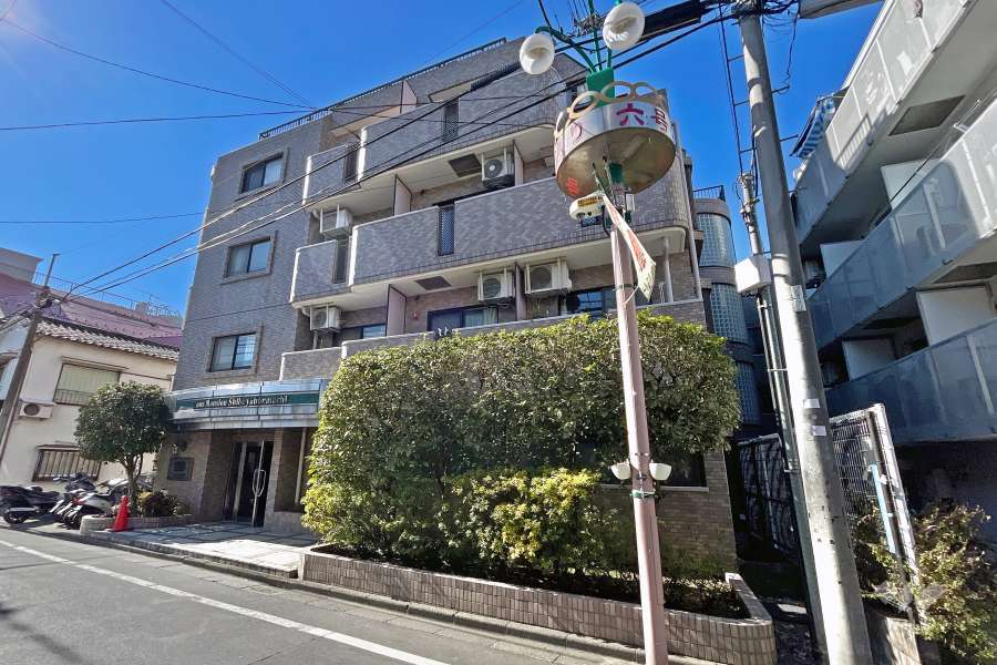 ライオンズマンション渋谷本町の外観（東側から）