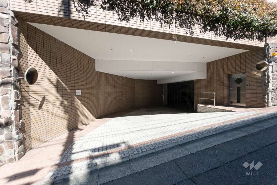 駐車場の出入り口（リングシャッター付き）