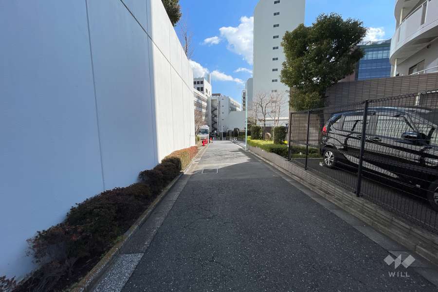 敷地北東側の前面道路