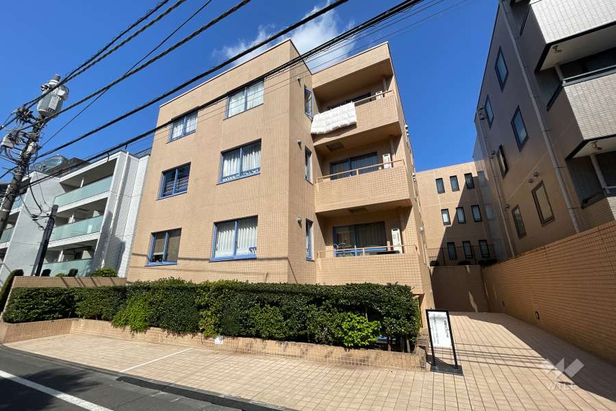 アピカ原宿の外観(南西側から)