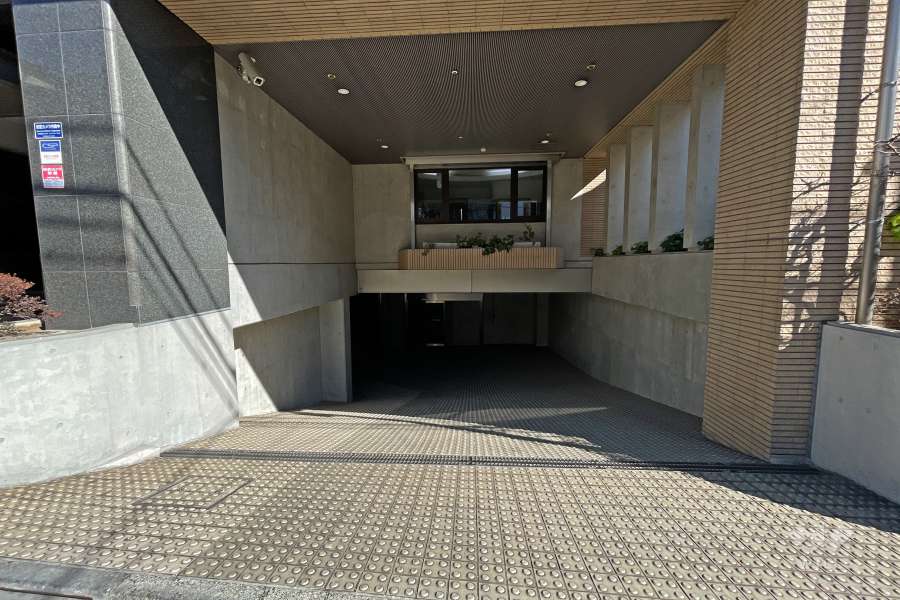 駐車場の出入り口