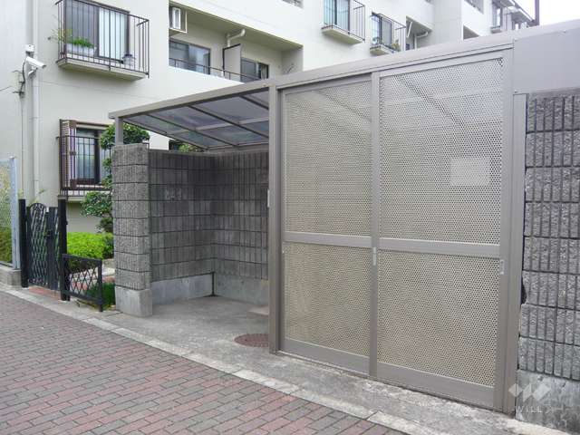 ゴミステーションと臨時駐輪場