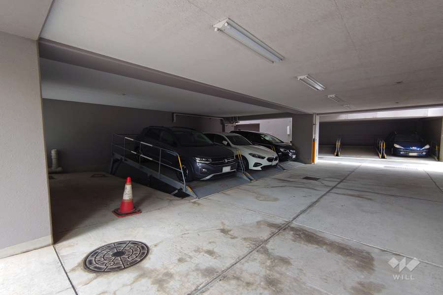 敷地内駐車場（屋内機械式）