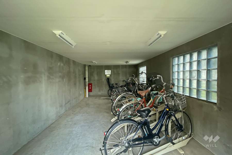 屋内に設けられた駐輪場