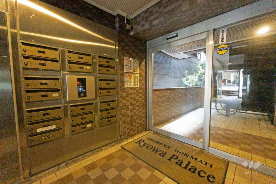 エントランス内オートロックと共用ポスト