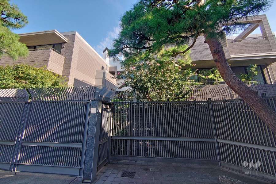 ヒルクレスト神山の外観（南東側から）