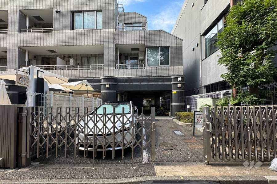 駐車場の出入り口・敷地内駐車場（屋外平面式）