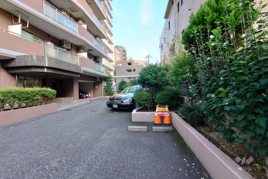 敷地内駐車場（屋外平面式）