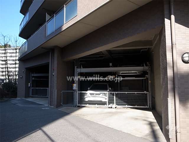 敷地内駐車場（屋内機械式）